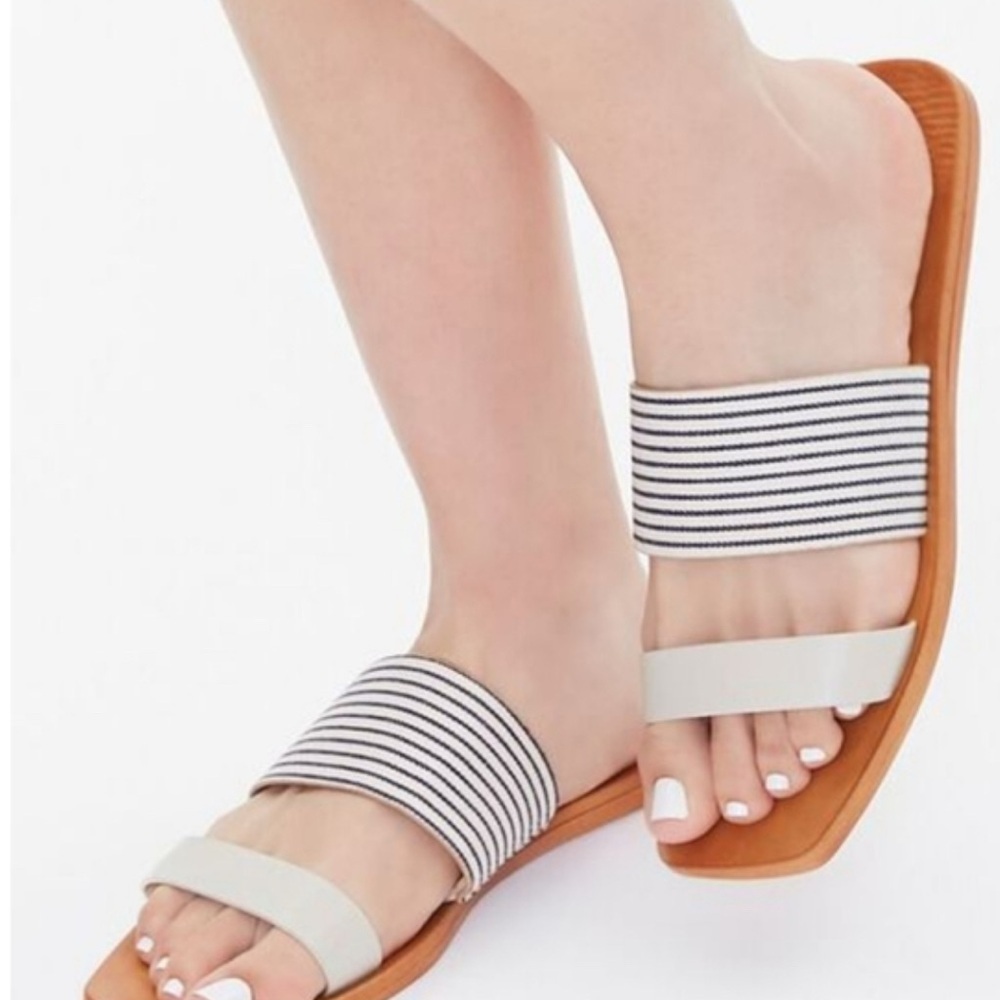 BAMBOO Black and White Sandals for Effortless Style
